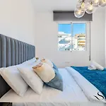 Coastal 2br Apartment, Parking, Pool