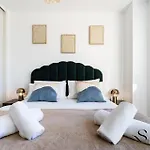 Coastal 2br Apartment, Parking, Pool Benalmádena