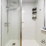 Coastal 2br Apartment, Parking, Pool