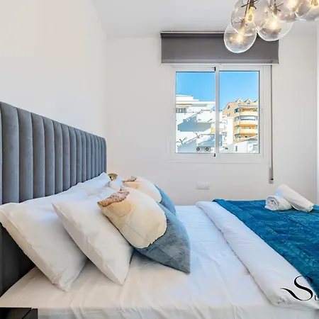 Coastal 2br Apartment, Parking, Pool